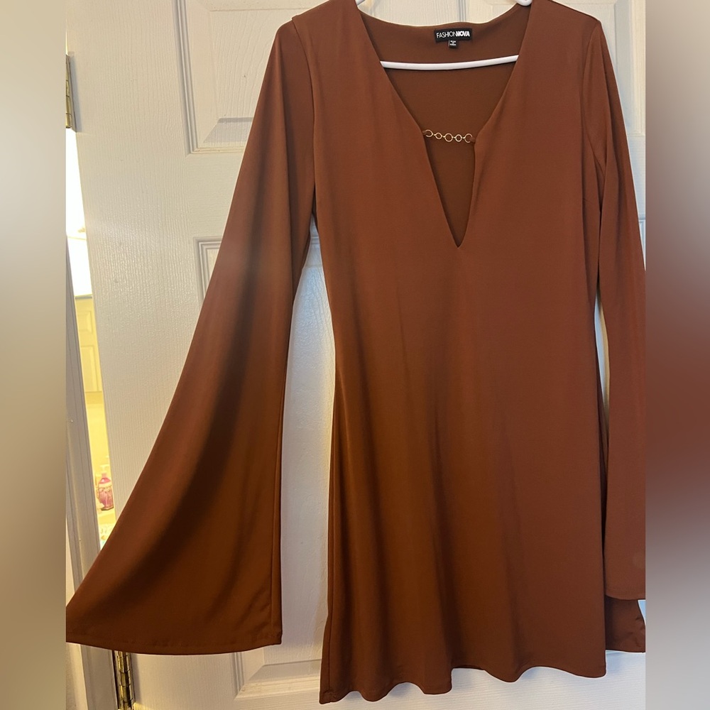 Fashion Nova Mercy Long Flared Sleeve Gold Chain Hardware Mini Dress Brown Large - Picture 5 of 7